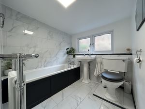 Photo 25- click for photo gallery